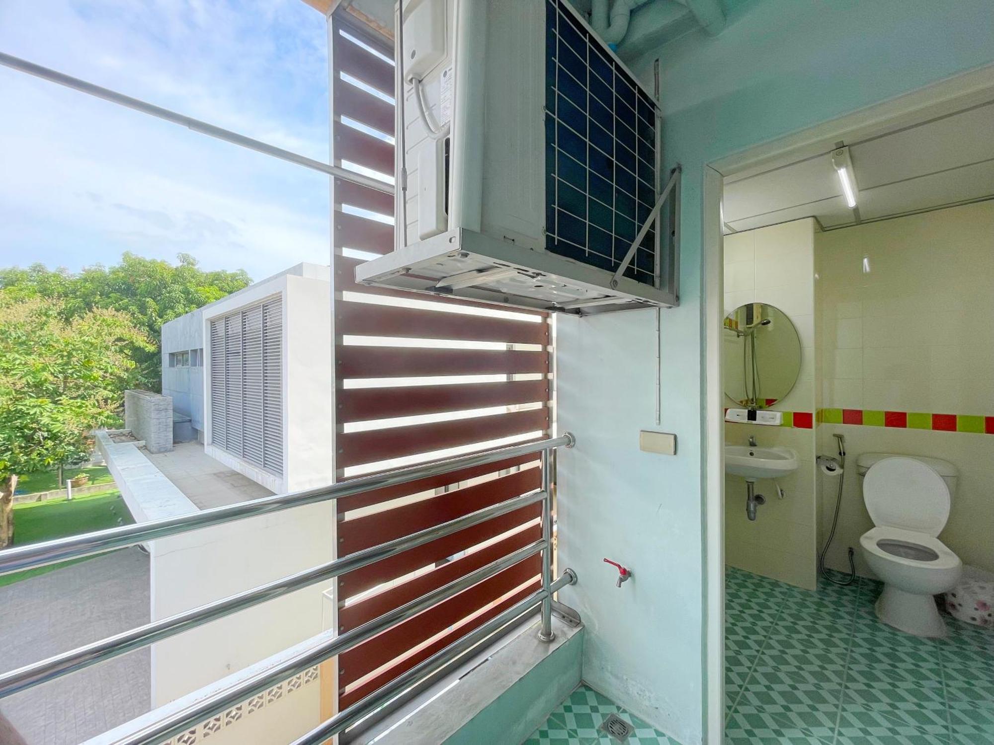 Nicha Residence Hotel Bangkok Extérieur photo