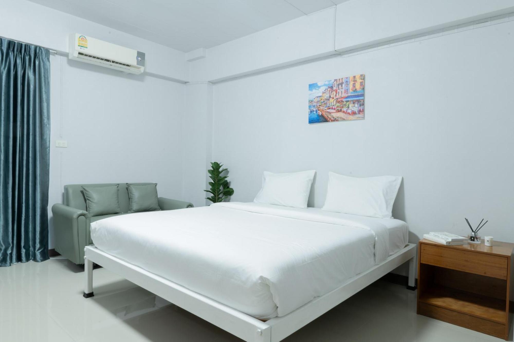 Nicha Residence Hotel Bangkok Extérieur photo