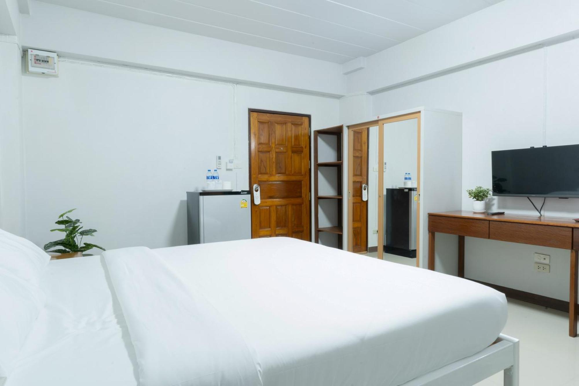 Nicha Residence Hotel Bangkok Extérieur photo