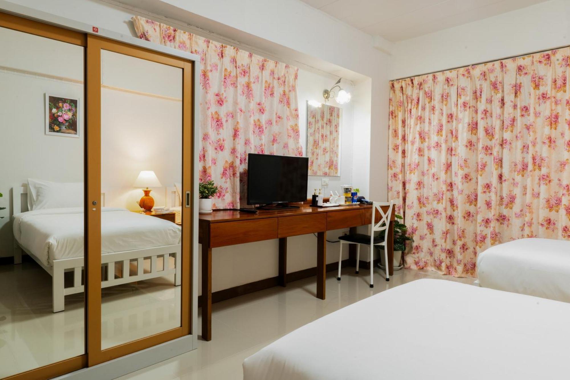 Nicha Residence Hotel Bangkok Extérieur photo