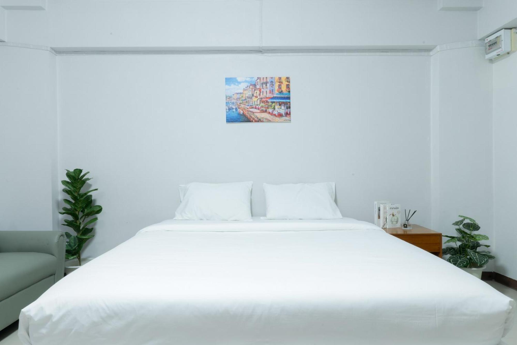 Nicha Residence Hotel Bangkok Extérieur photo