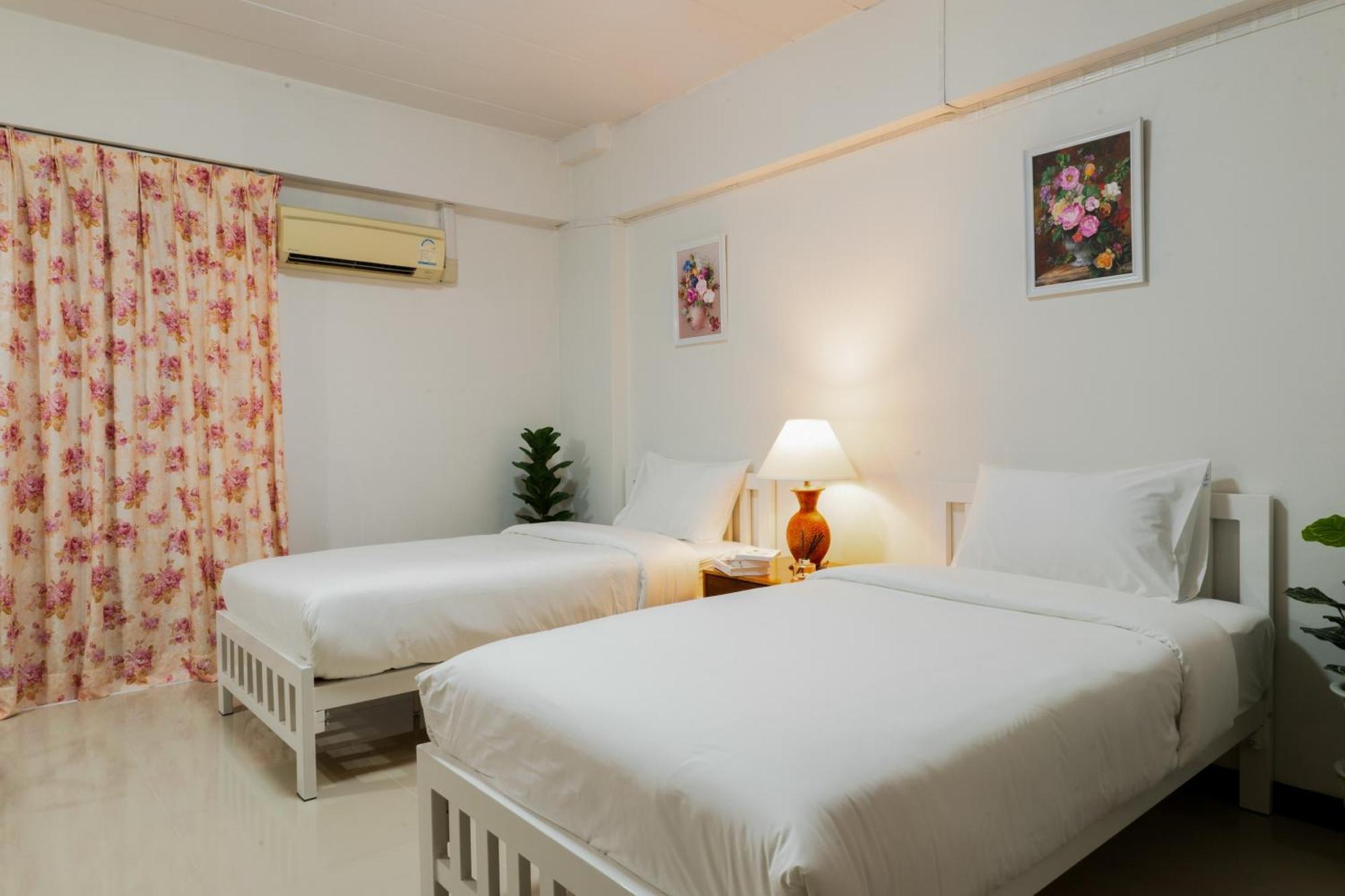 Nicha Residence Hotel Bangkok Extérieur photo