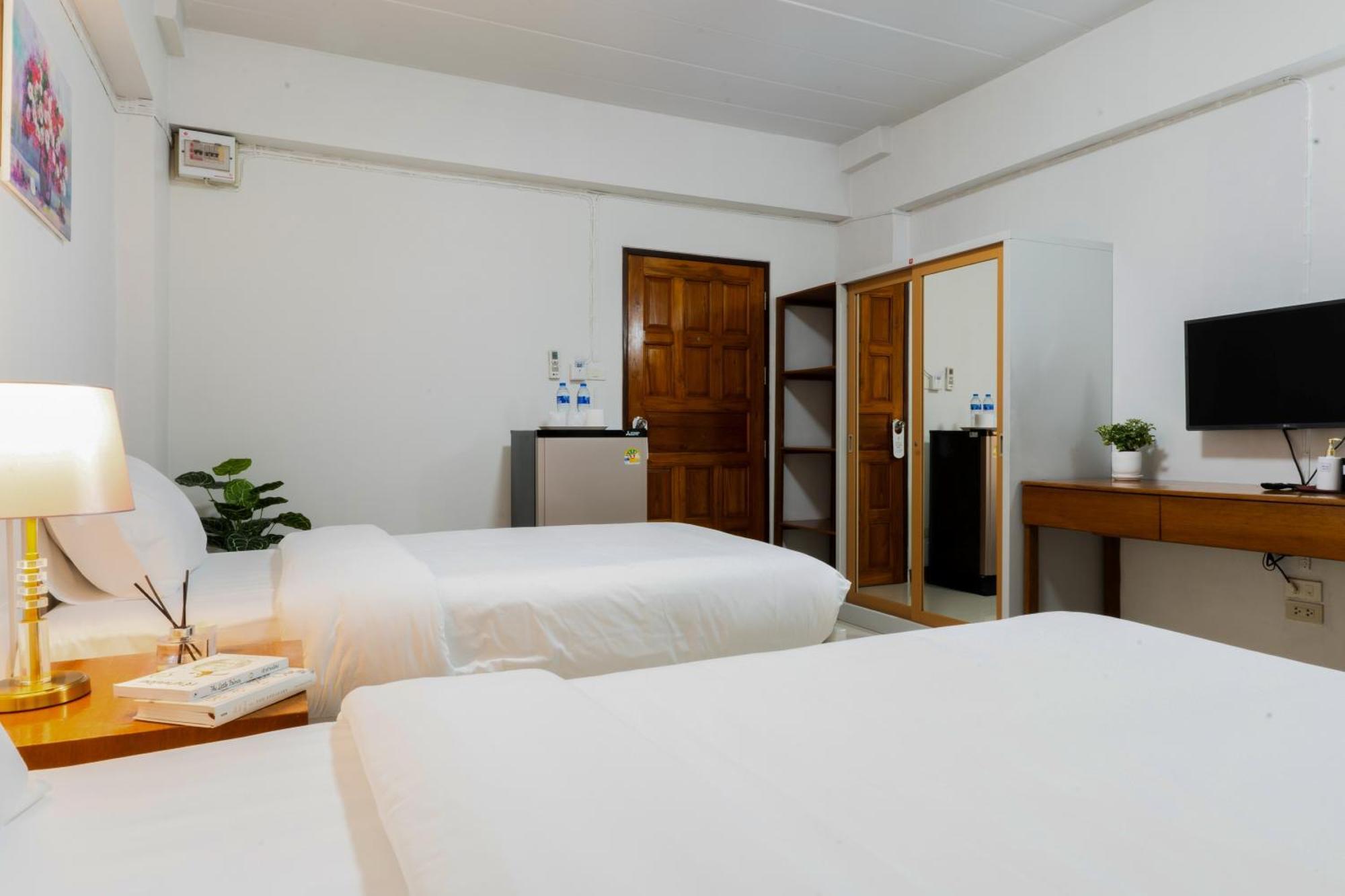 Nicha Residence Hotel Bangkok Extérieur photo